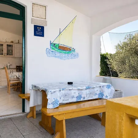 Joelle, House By The Sea 度假居 *